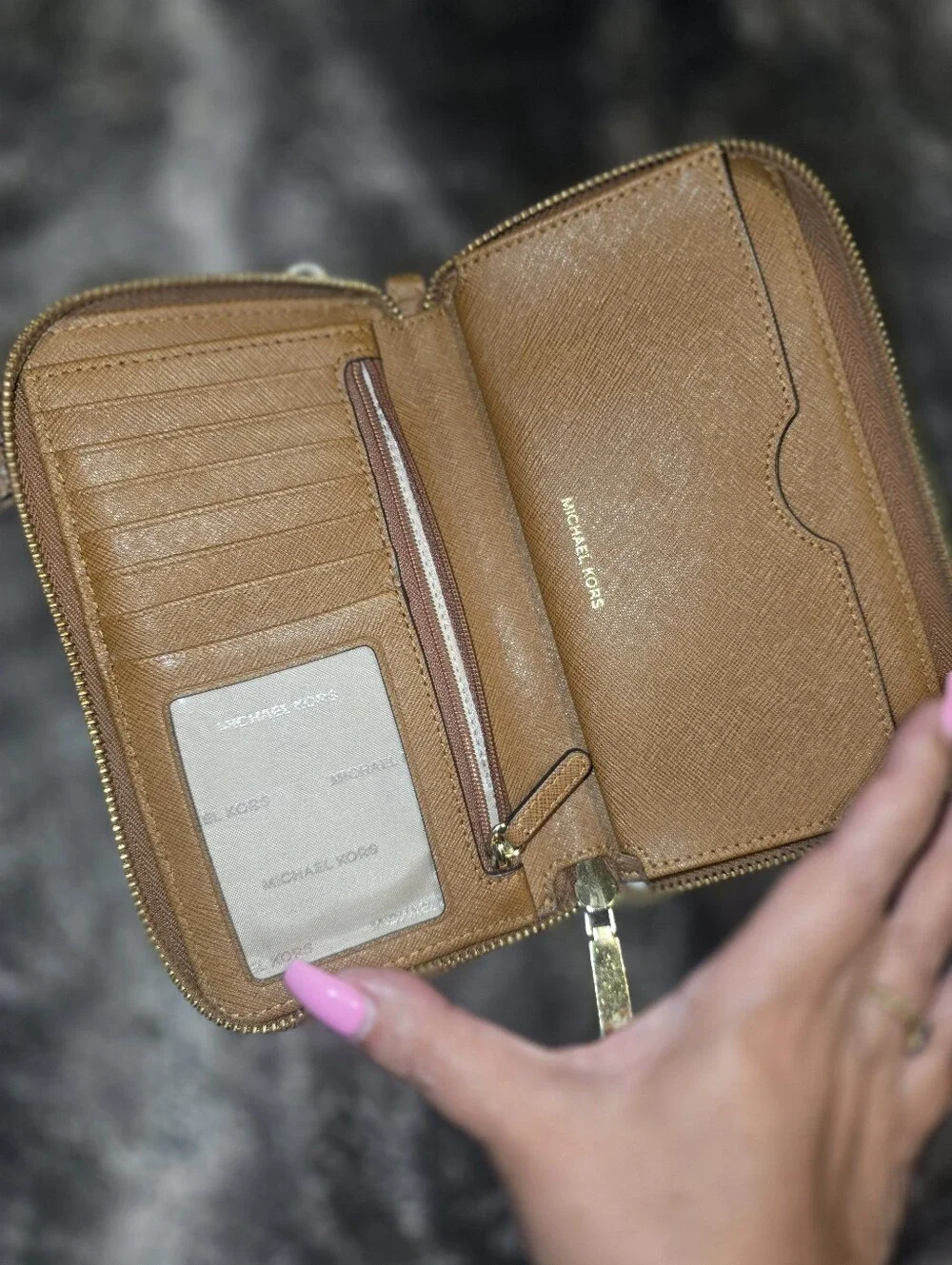 Michael Kors Leather Wallet Mk